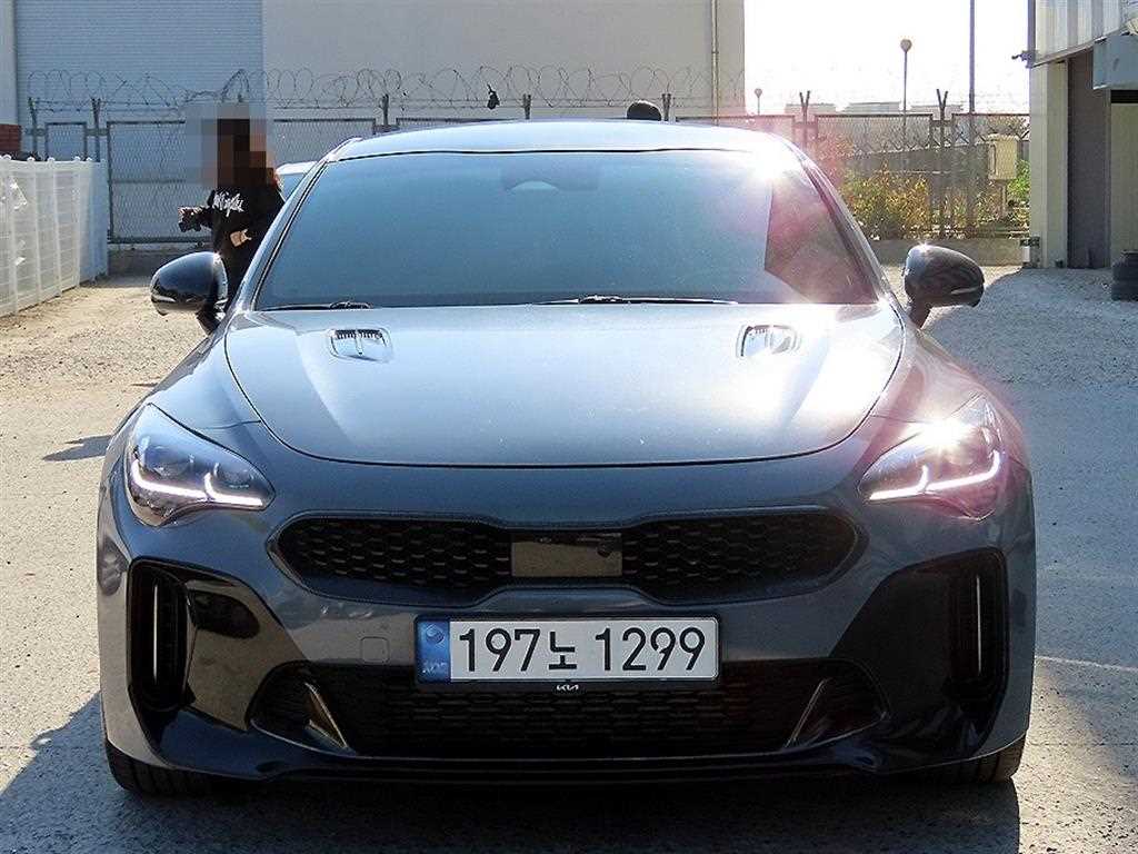 KIA Stinger - Vista 4