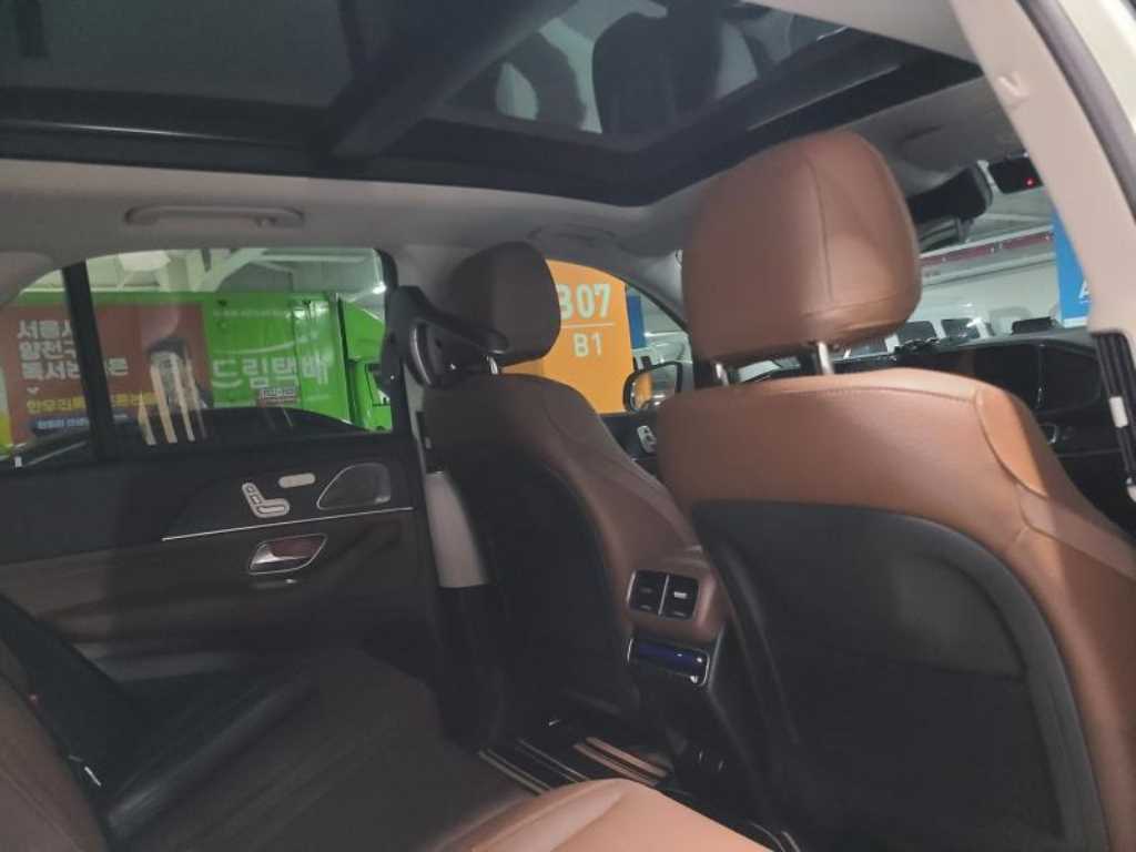 Mercedes Benz GLE Class - Vista 6