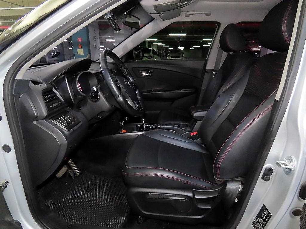 Ssangyong Tivoli - Vista 6