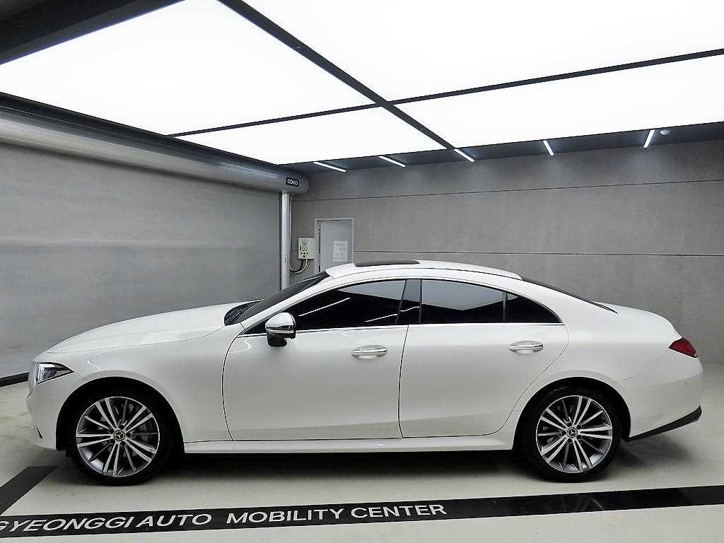 Mercedes Benz CLS Class - Vista 4