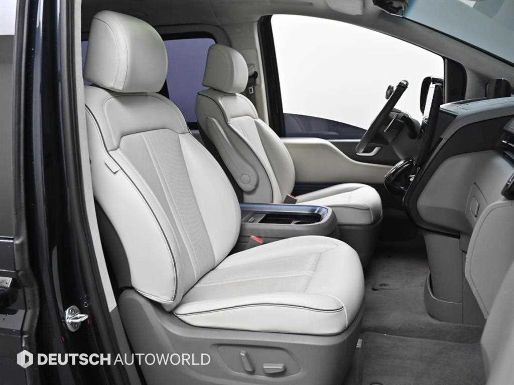 HYUNDAI Staria - Vista 10