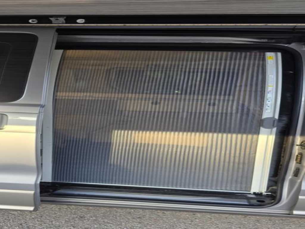 HYUNDAI Starex - Vista 6