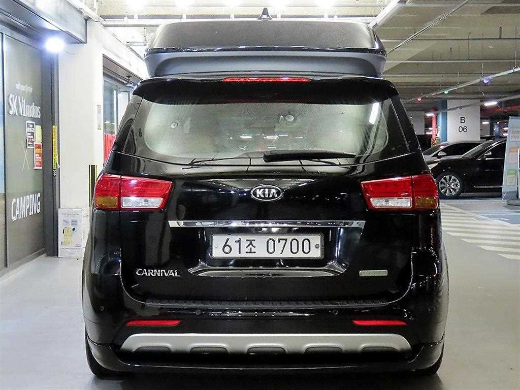 KIA Carnival - Vista 5