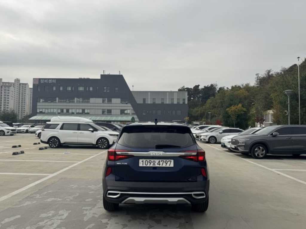 KIA Seltos - Vista 4