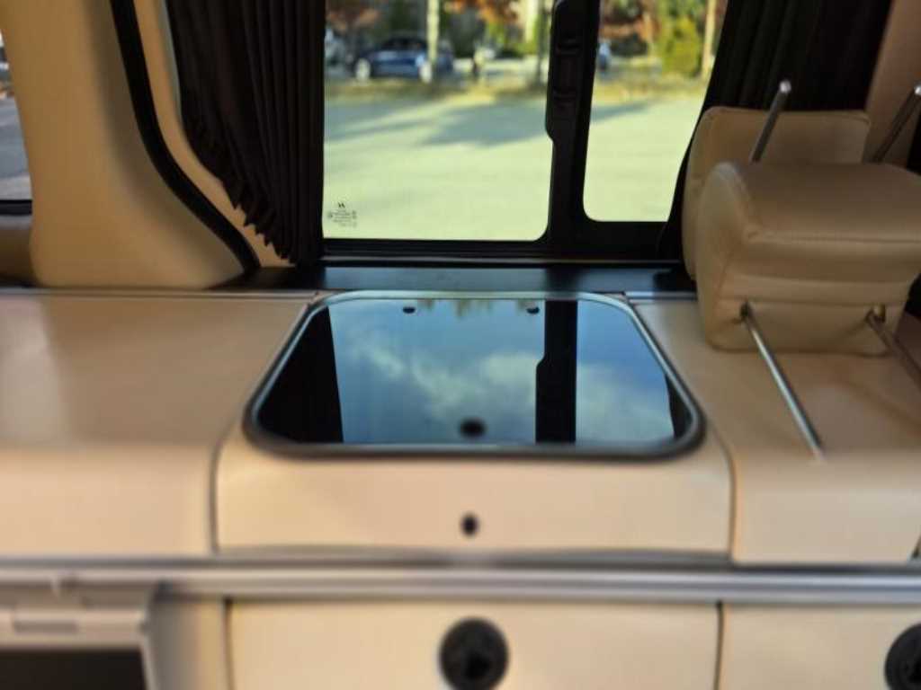 HYUNDAI Starex - Vista 7