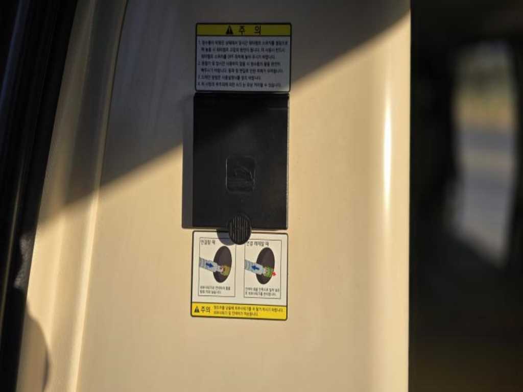 HYUNDAI Starex - Vista 5