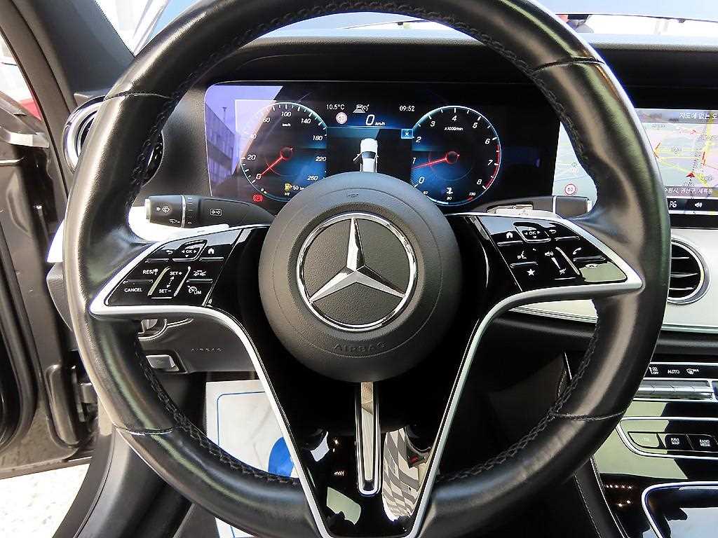 Mercedes Benz E class - Vista 8