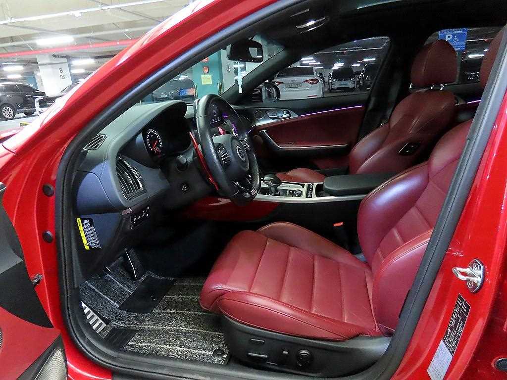 KIA Stinger - Vista 6