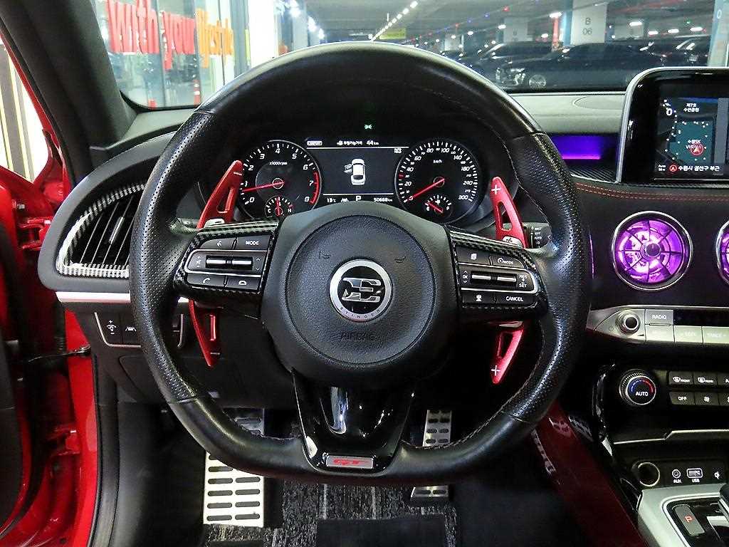 KIA Stinger - Vista 8