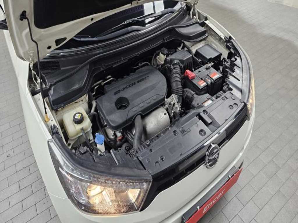 Ssangyong Tivoli - Vista 6