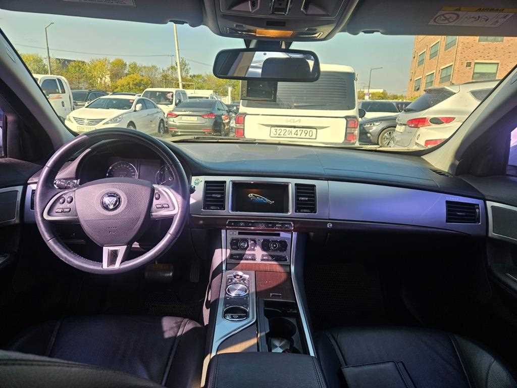 Jaguar XF - Vista 7