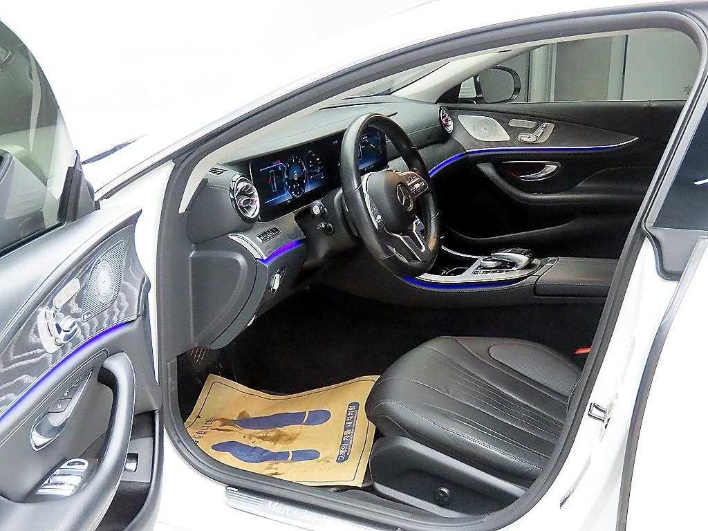 Mercedes Benz CLS Class - Vista 5