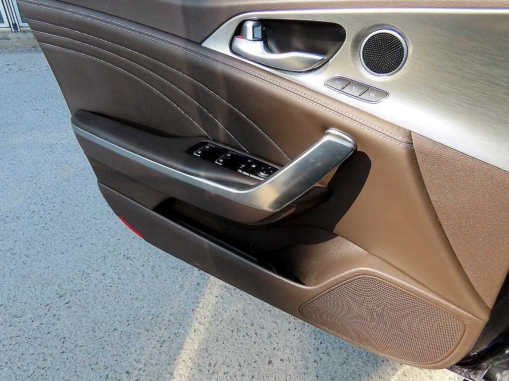 KIA Stinger - Vista 12