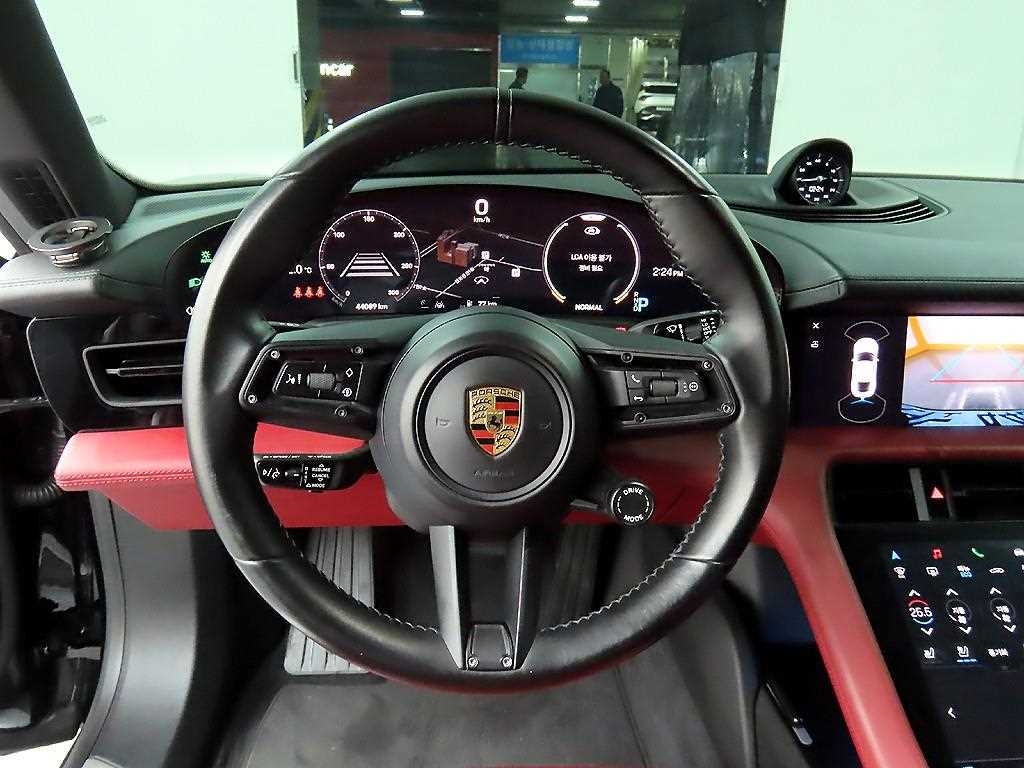 Porsche Taycan - Vista 9