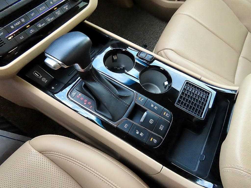 KIA Carnival - Vista 10