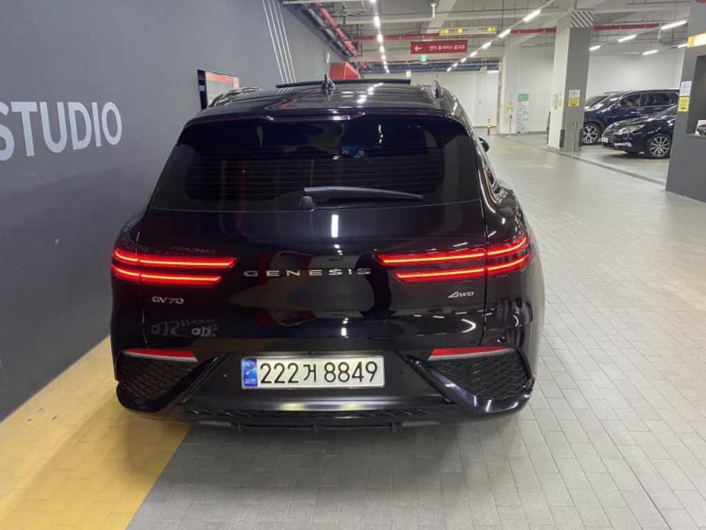 Genesis GV70 - Vista 5