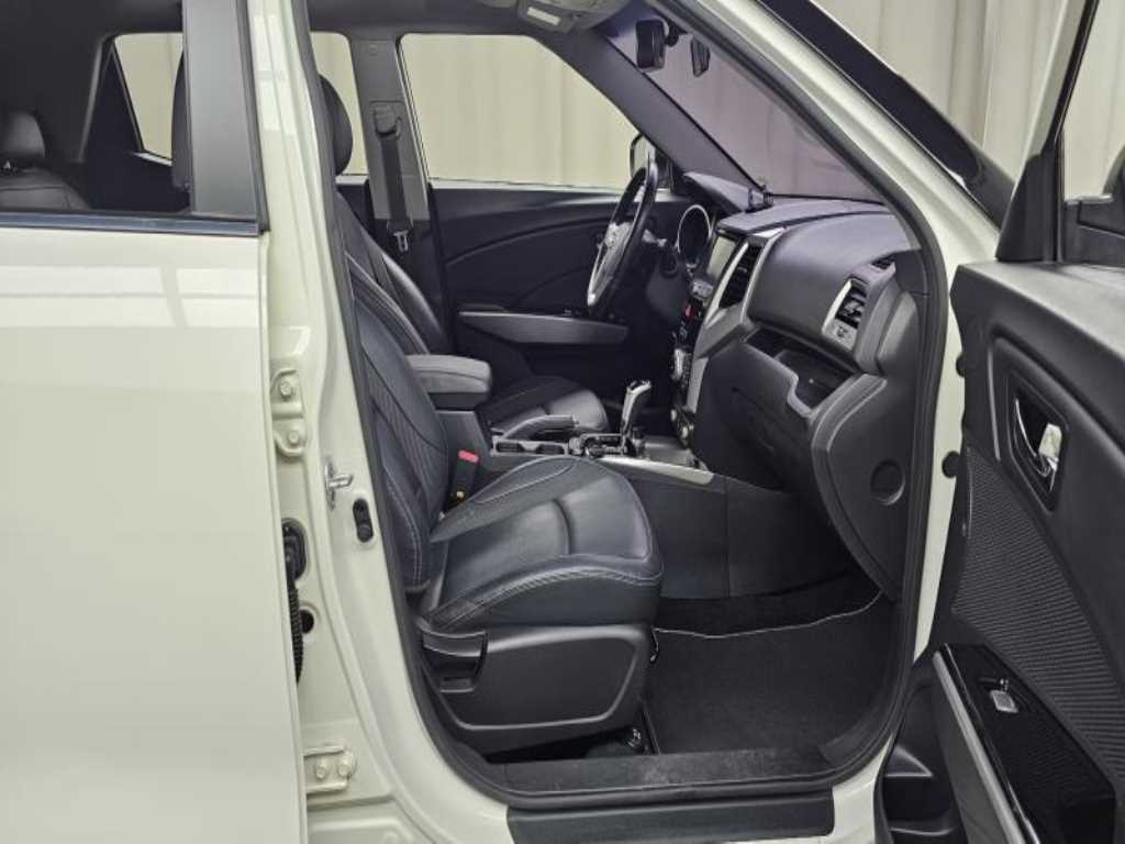 Ssangyong Tivoli - Vista 11