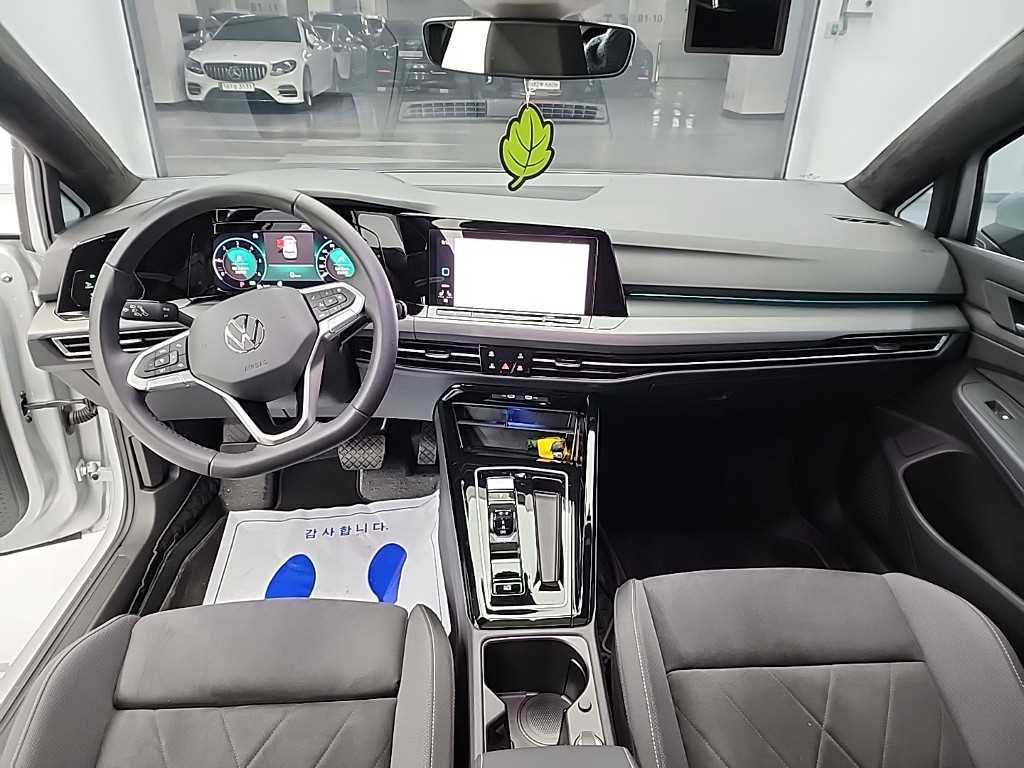 Volkswagen Golf - Vista 7