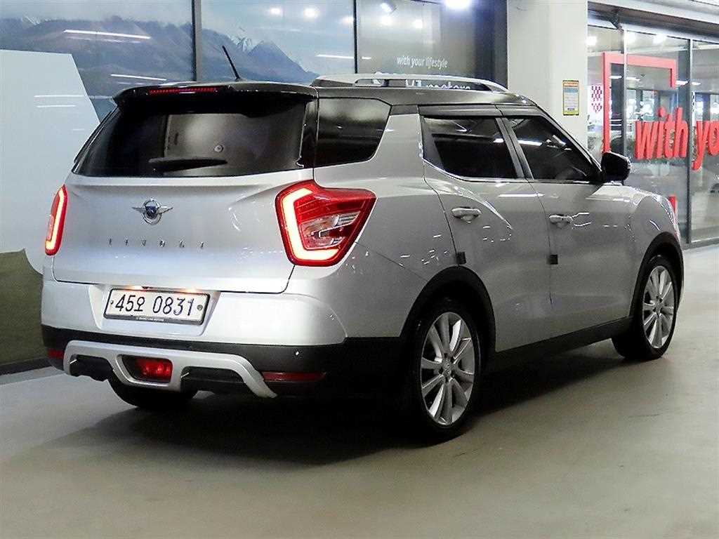 Ssangyong Tivoli - Vista 4