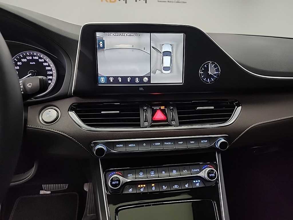 HYUNDAI Grandeur - Vista 10