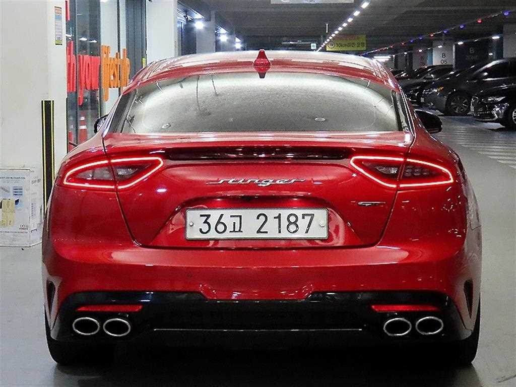 KIA Stinger - Vista 5