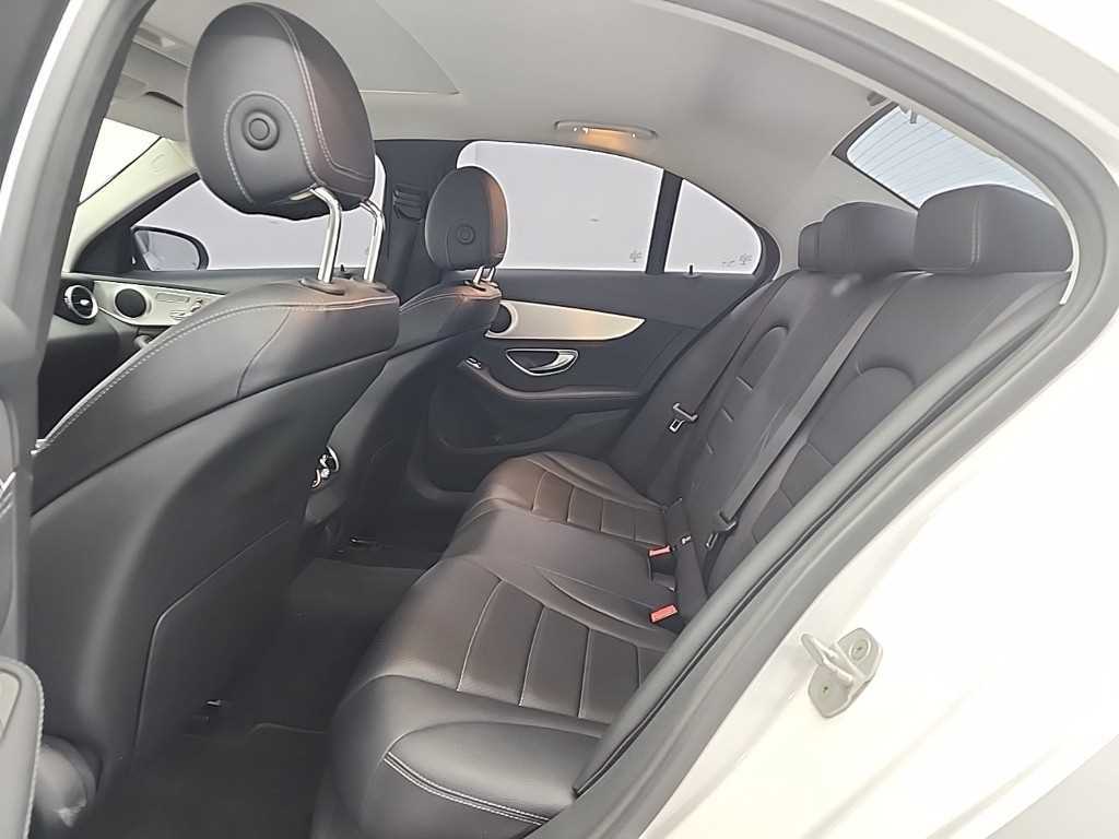 Mercedes Benz C Class - Vista 12