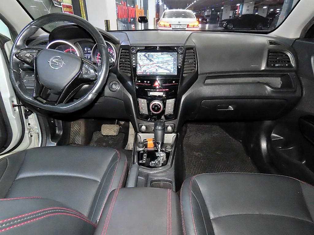 Ssangyong Tivoli - Vista 10