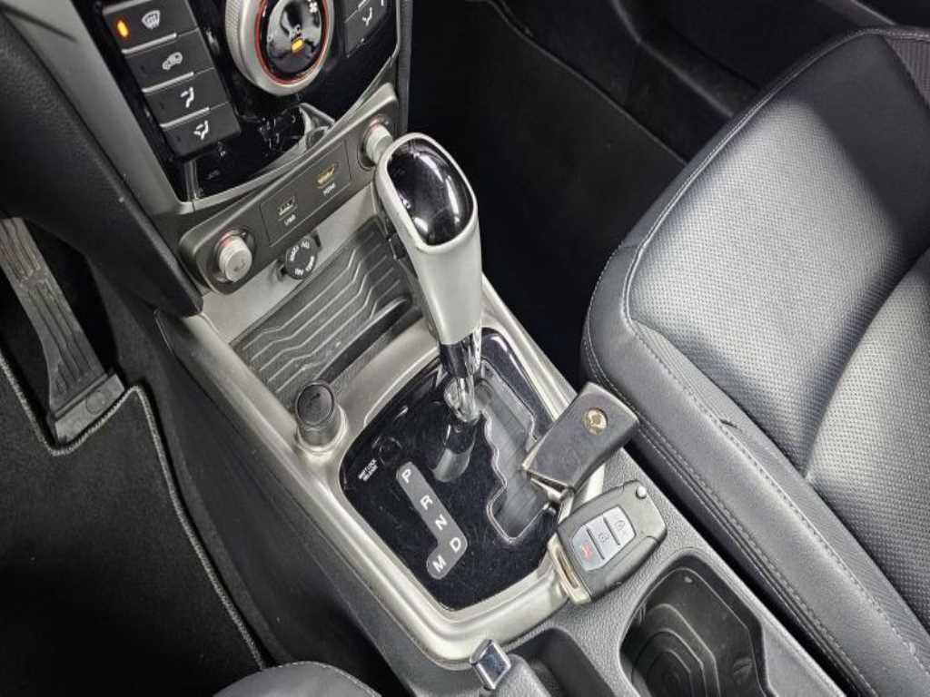 Ssangyong Tivoli - Vista 9