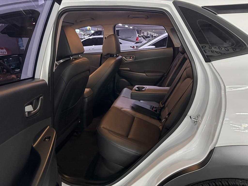 HYUNDAI Kona - Vista 6