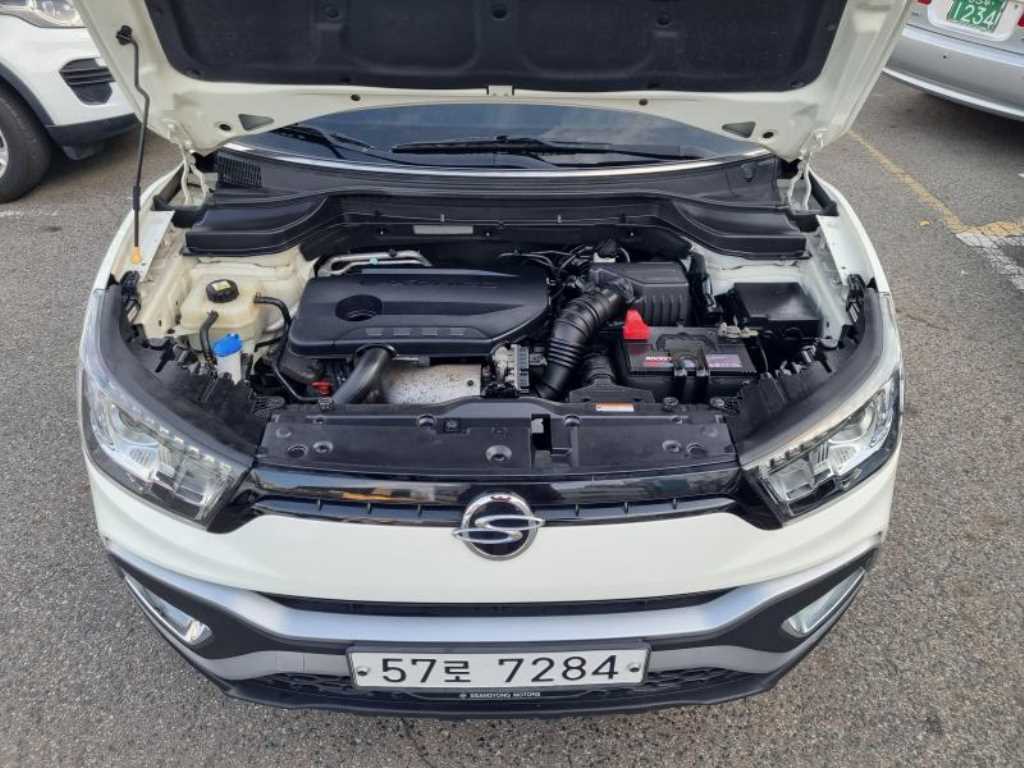 Ssangyong Tivoli - Vista 8