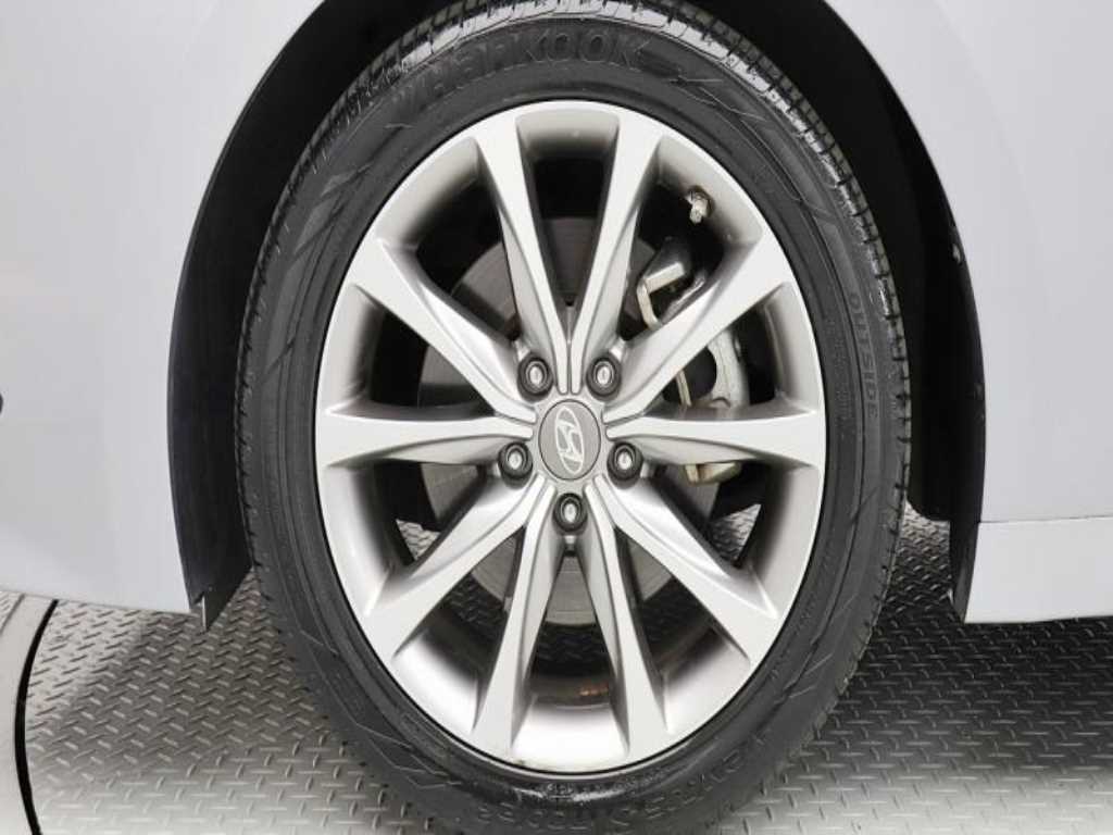 HYUNDAI Grandeur - Vista 5