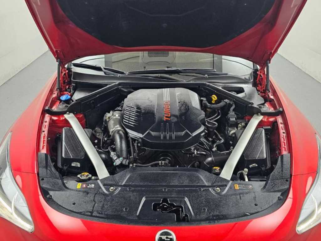 KIA Stinger - Vista 6