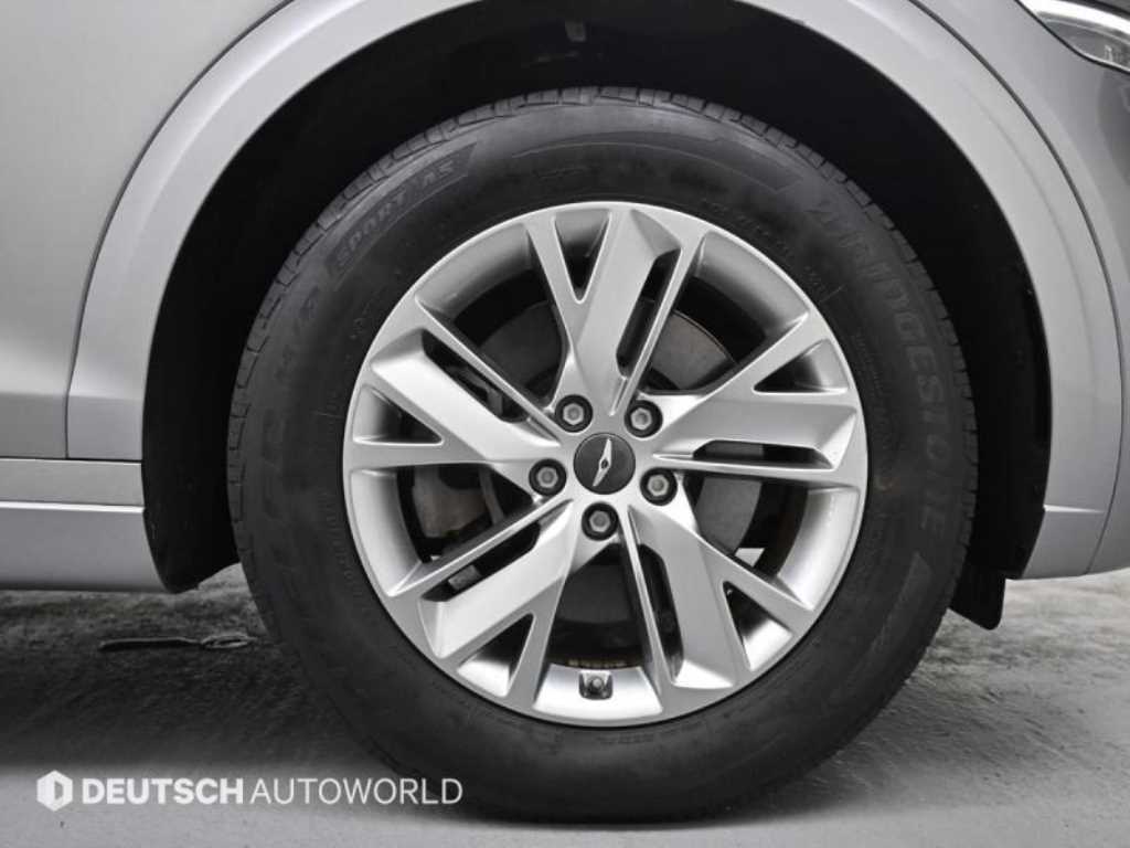 Genesis GV70 - Vista 5