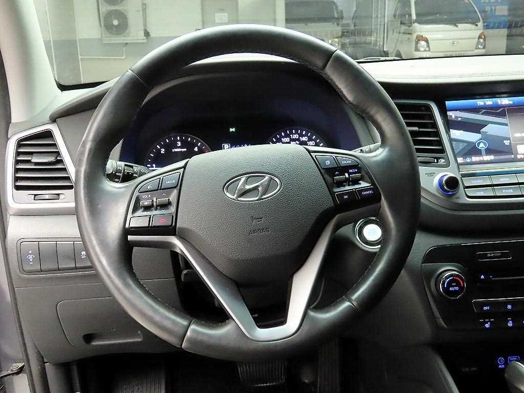 HYUNDAI Tucson - Vista 7