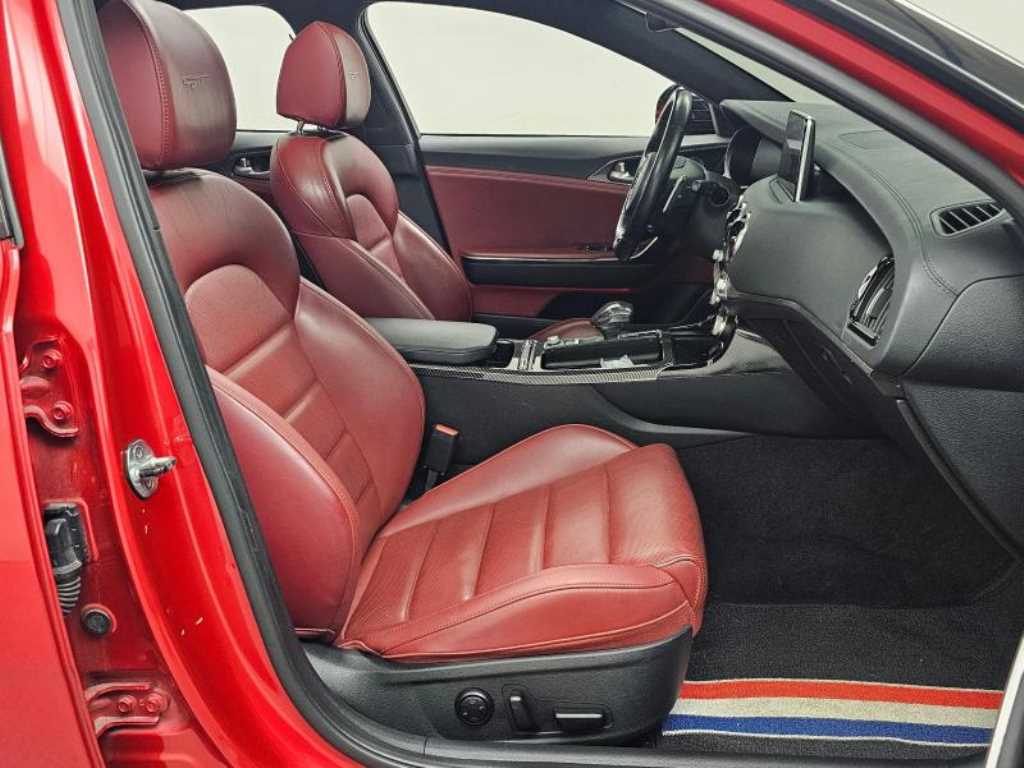 KIA Stinger - Vista 10