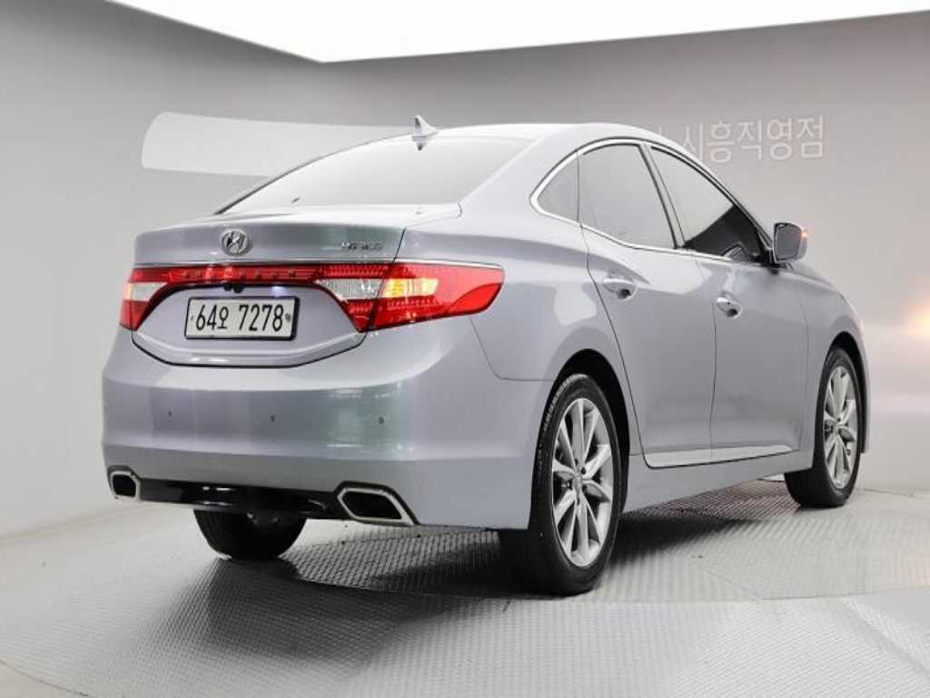 HYUNDAI Grandeur - Vista 4