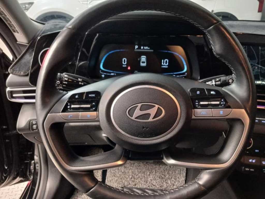 HYUNDAI Avante - Vista 11