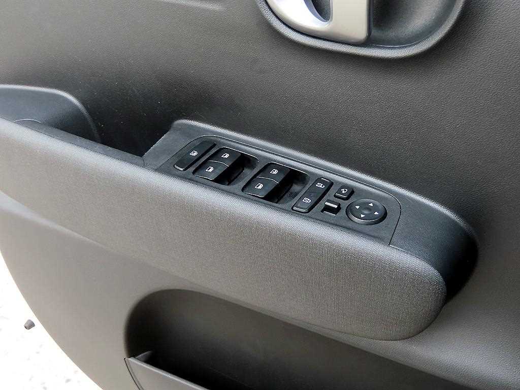 HYUNDAI Casper - Vista 11