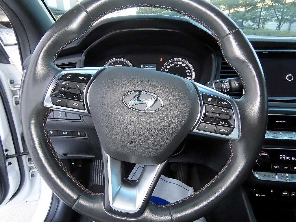 HYUNDAI Sonata - Vista 8