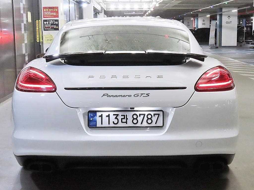 Porsche Panamera - Vista 5