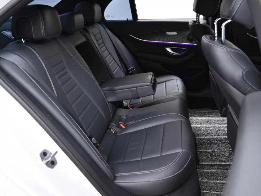 Mercedes Benz E class - Vista 12