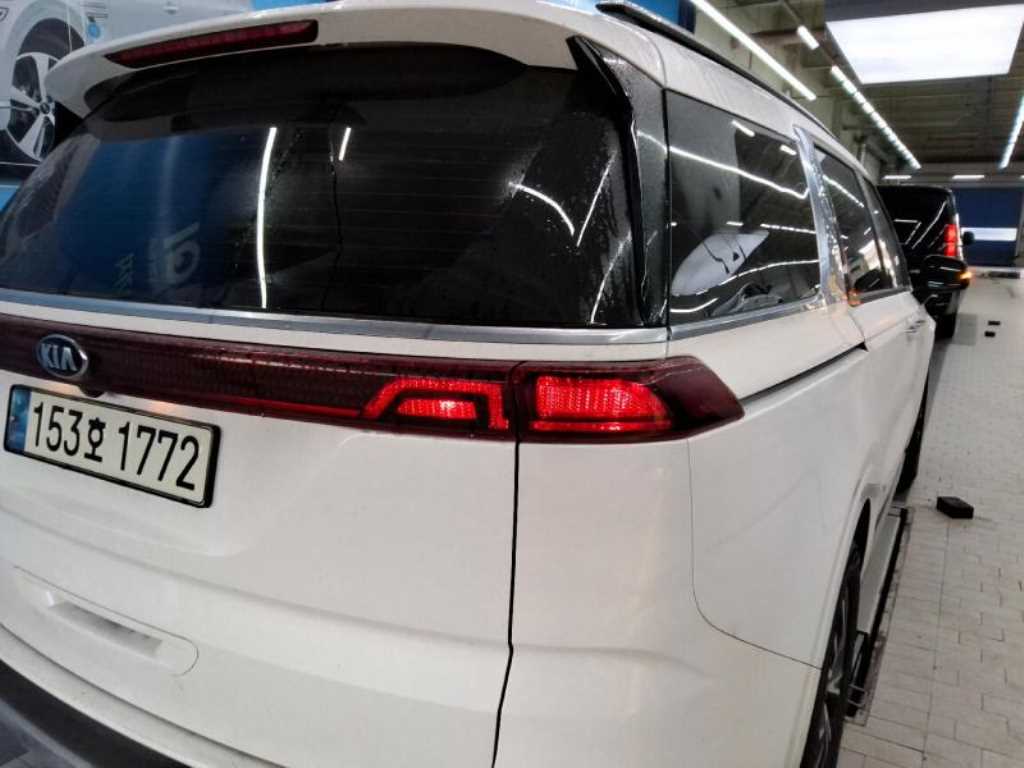 KIA Carnival - Vista 4