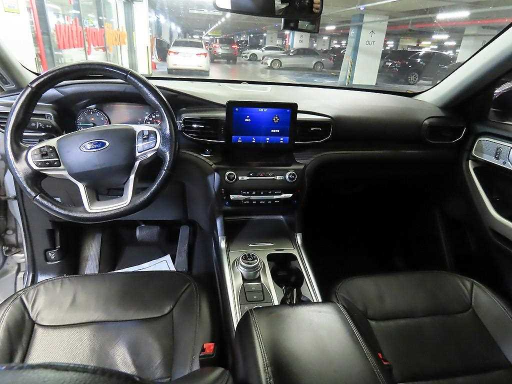 Ford Explorer - Vista 10