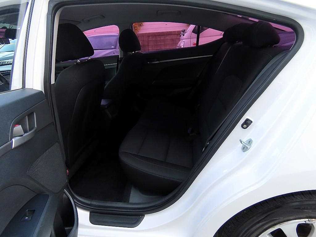 HYUNDAI Avante - Vista 6