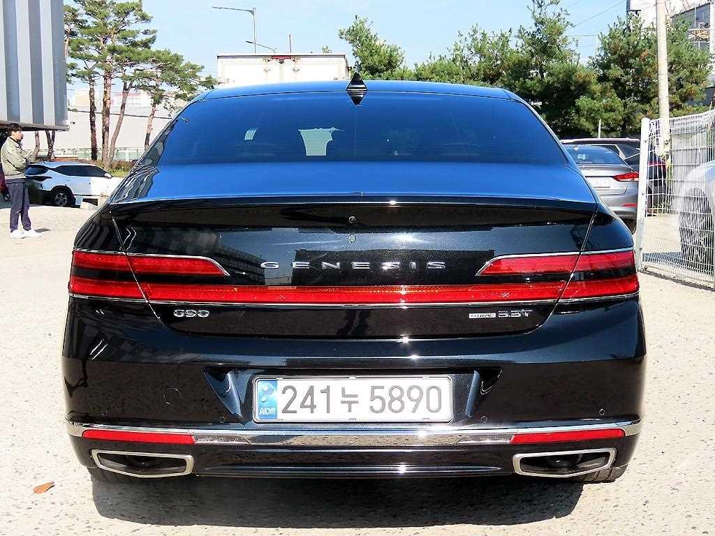 Genesis G90 - Vista 4