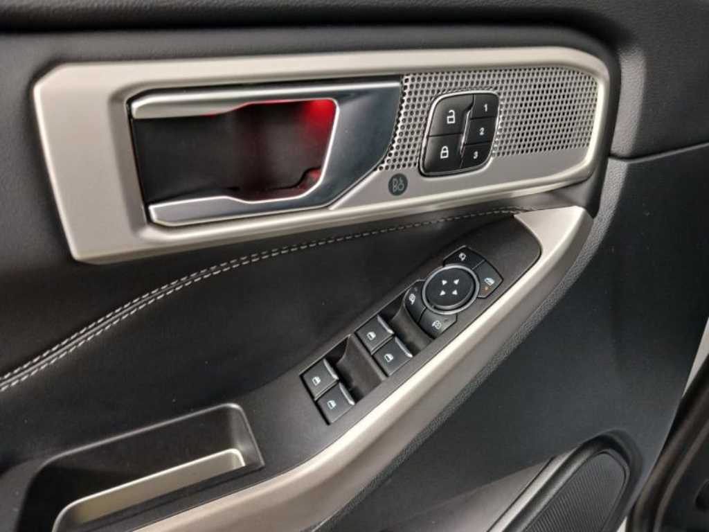 Ford Explorer - Vista 9