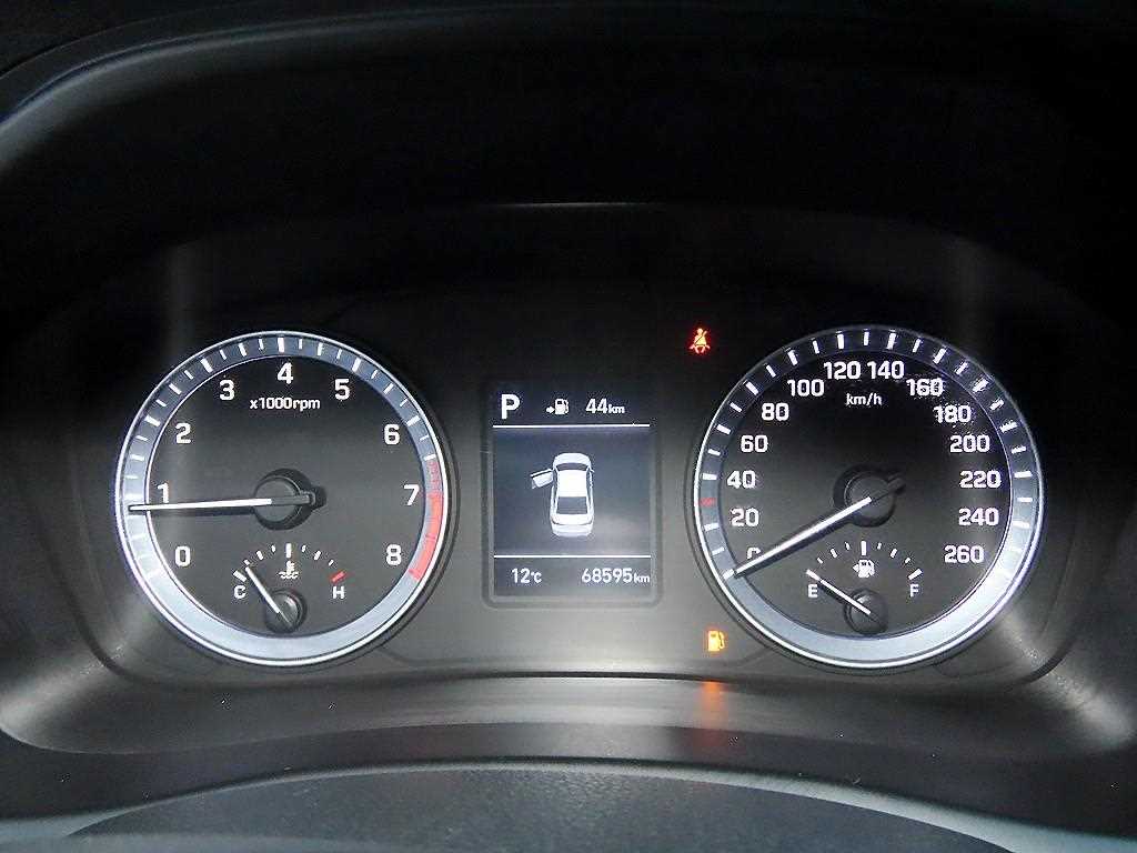 HYUNDAI Sonata - Vista 9