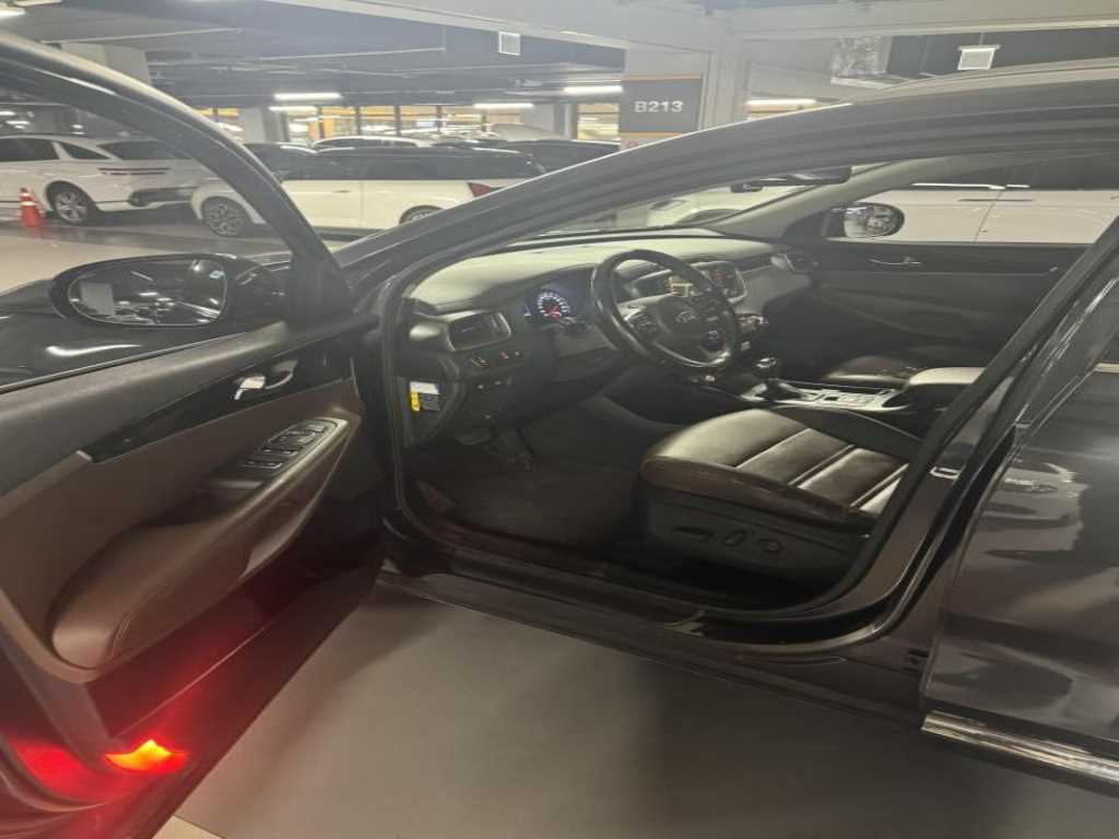 KIA Sorento - Vista 9