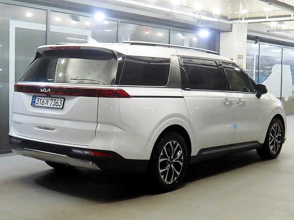 KIA Carnival - Vista 4