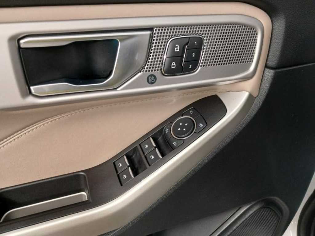 Ford Explorer - Vista 9